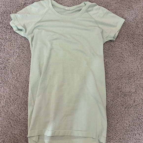 Lululemon Swiftly Tech Tee size 6 | light green - Picture 1 of 4
